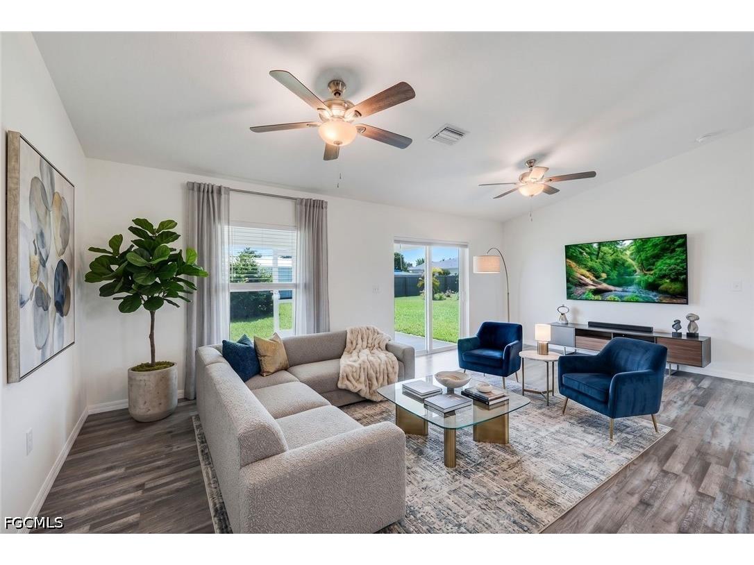 1317 NE 9th Avenue Cape Coral FL 33909 2026028391 image3