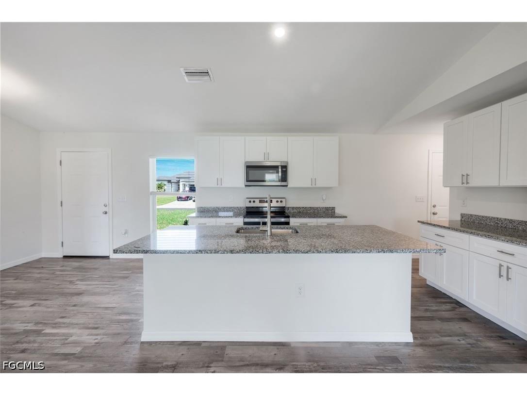 1317 NE 9th Avenue Cape Coral FL 33909 2026028391 image6
