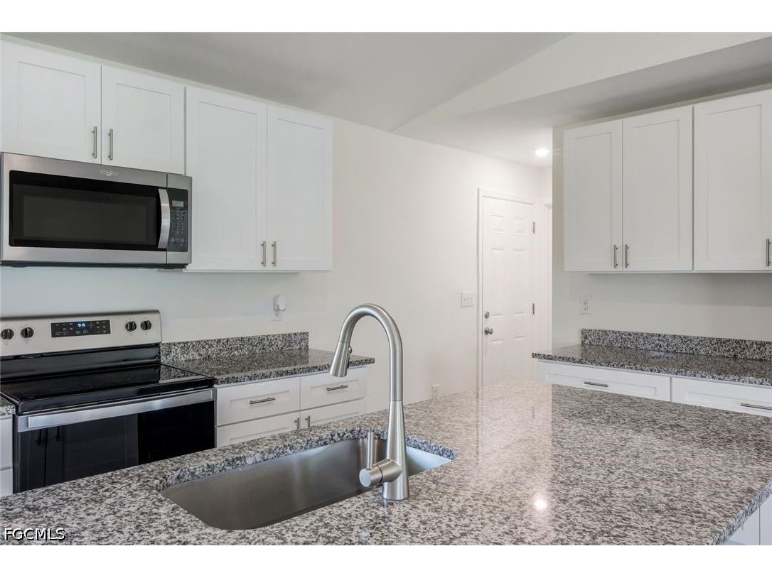 1317 NE 9th Avenue Cape Coral FL 33909 2026028391 image7