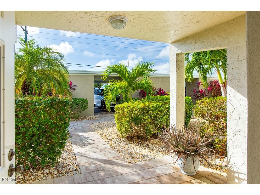 1317 SE 46th Lane #104 Cape Coral FL 33904 2025024979 image2