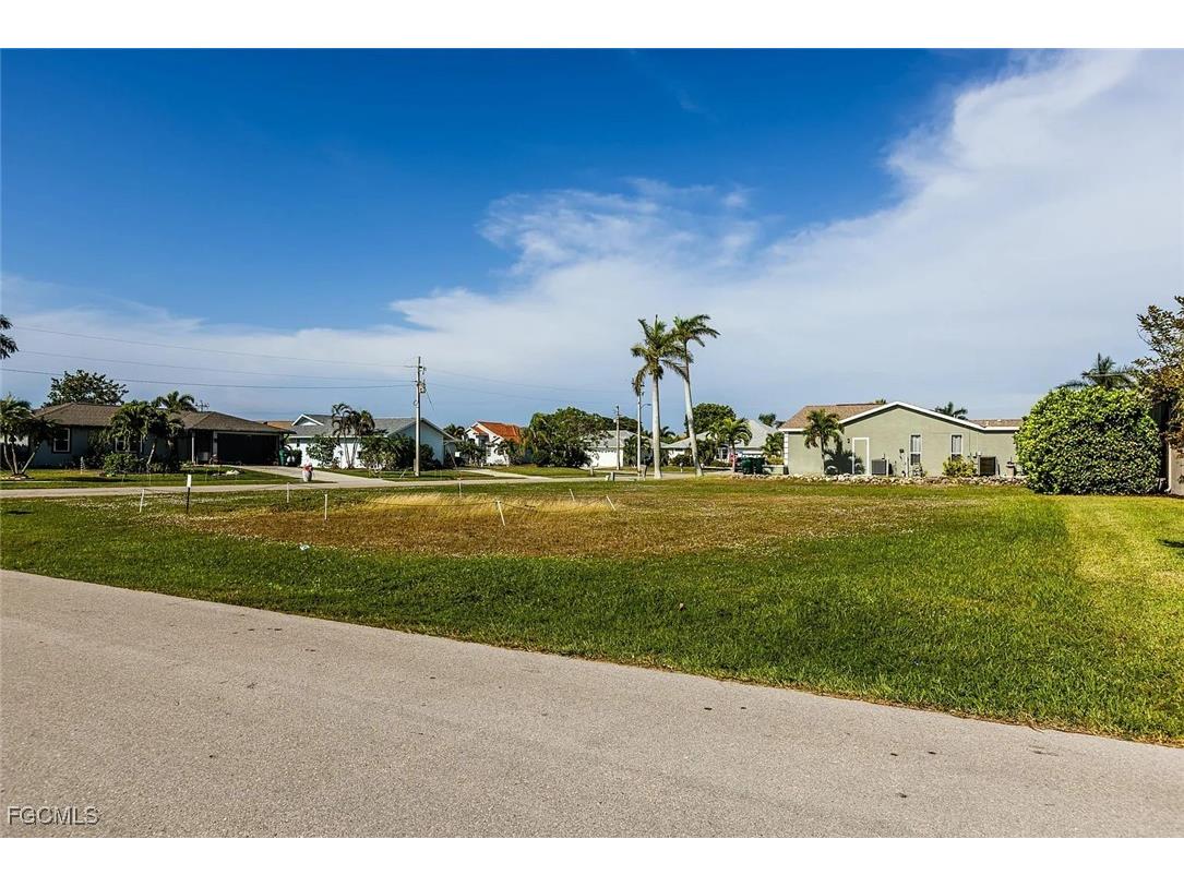 1318 Freeport Avenue Marco Island FL 34145 2026001494 image2