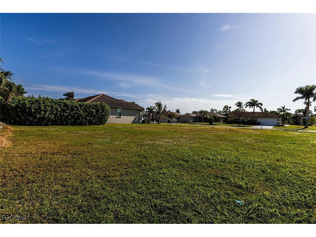 1318 Freeport Avenue Marco Island FL 34145 2026001494 image4