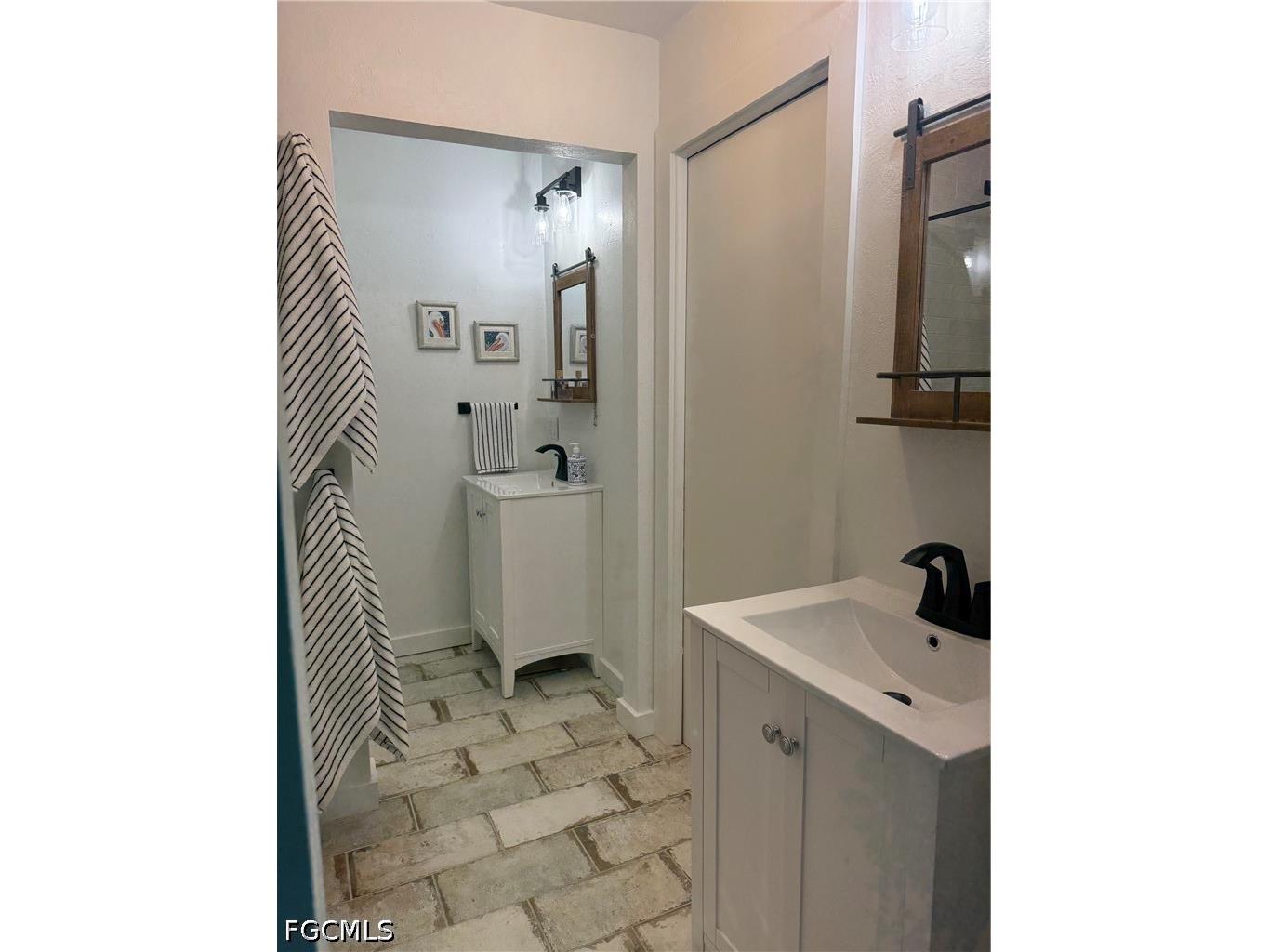 1318 Junonia Street Sanibel FL 33957 2026025188 image20