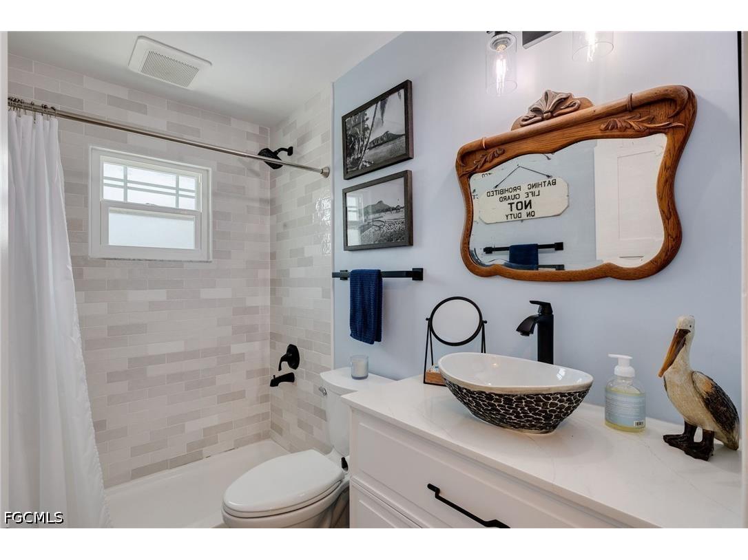 1318 Junonia Street Sanibel FL 33957 2026025188 image22