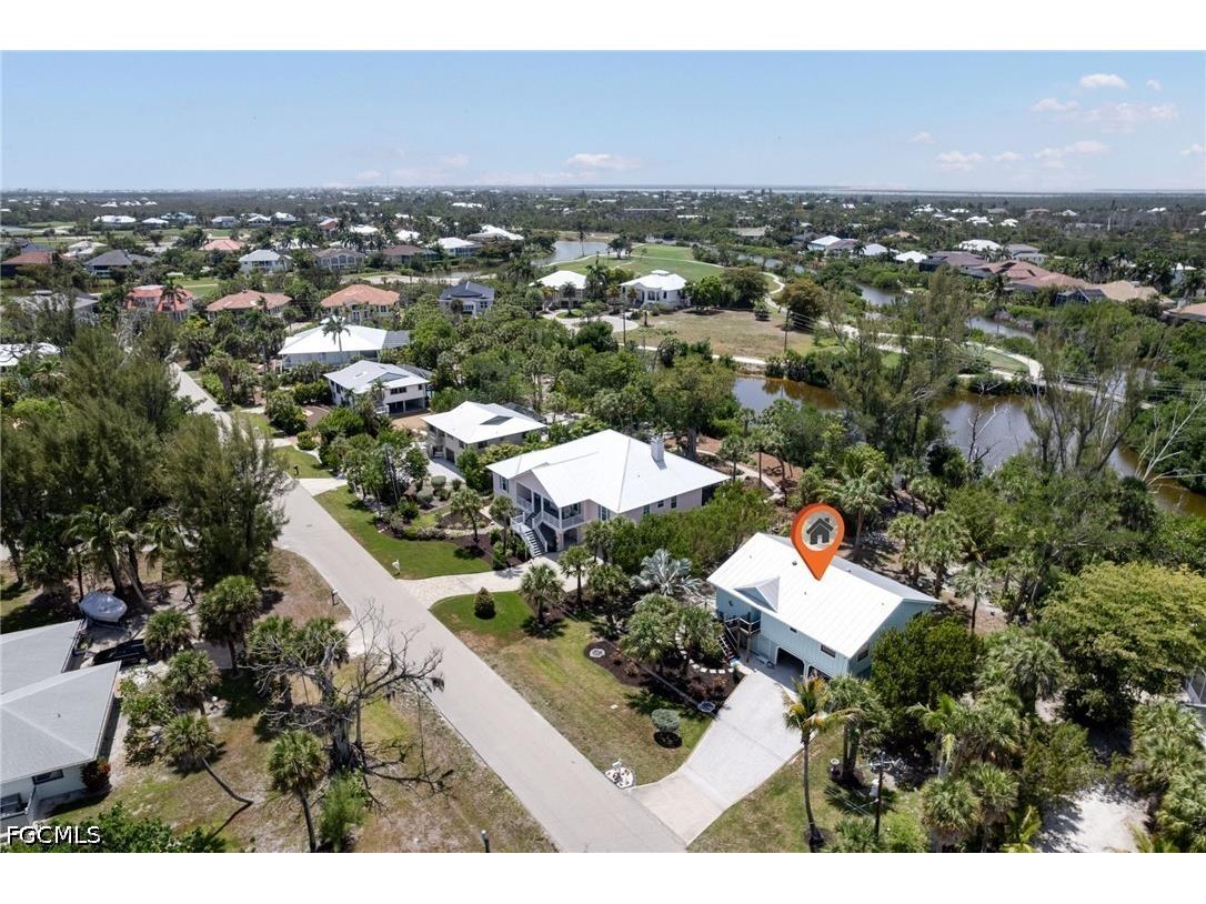 1318 Junonia Street Sanibel FL 33957 2026025188 image36