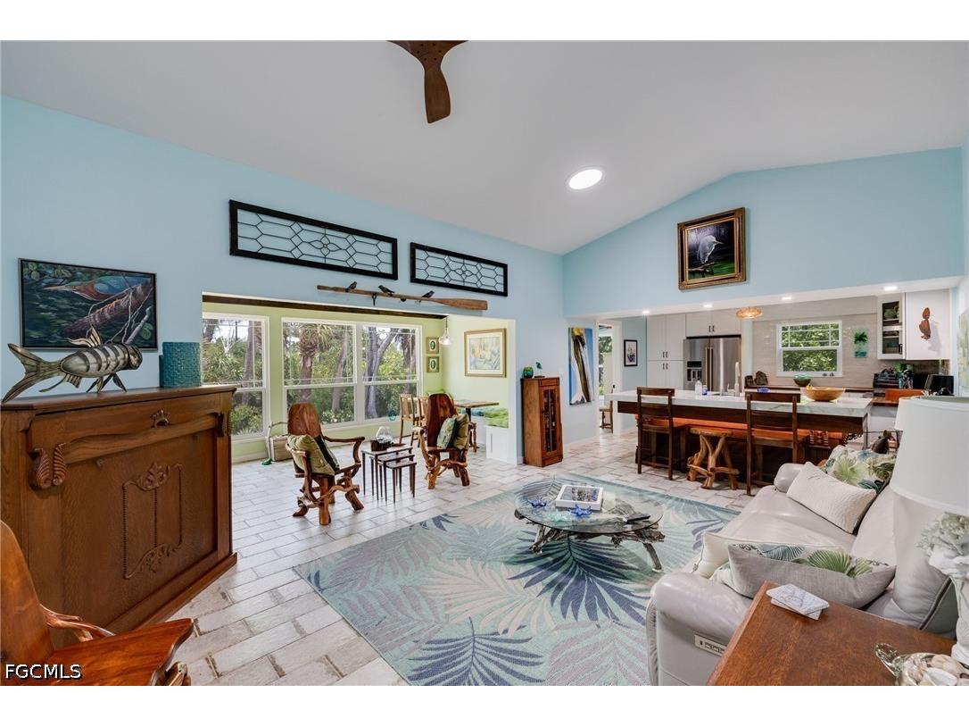 1318 Junonia Street Sanibel FL 33957 2026025188 image6
