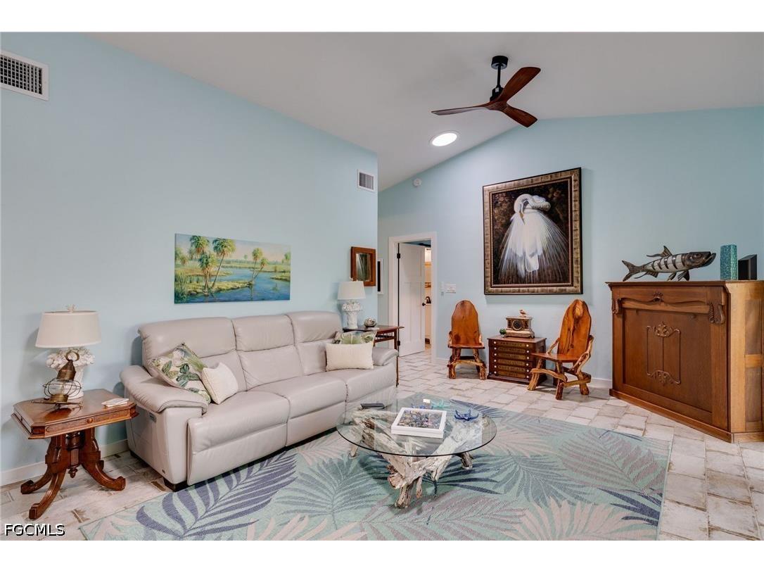 1318 Junonia Street Sanibel FL 33957 2026025188 image7