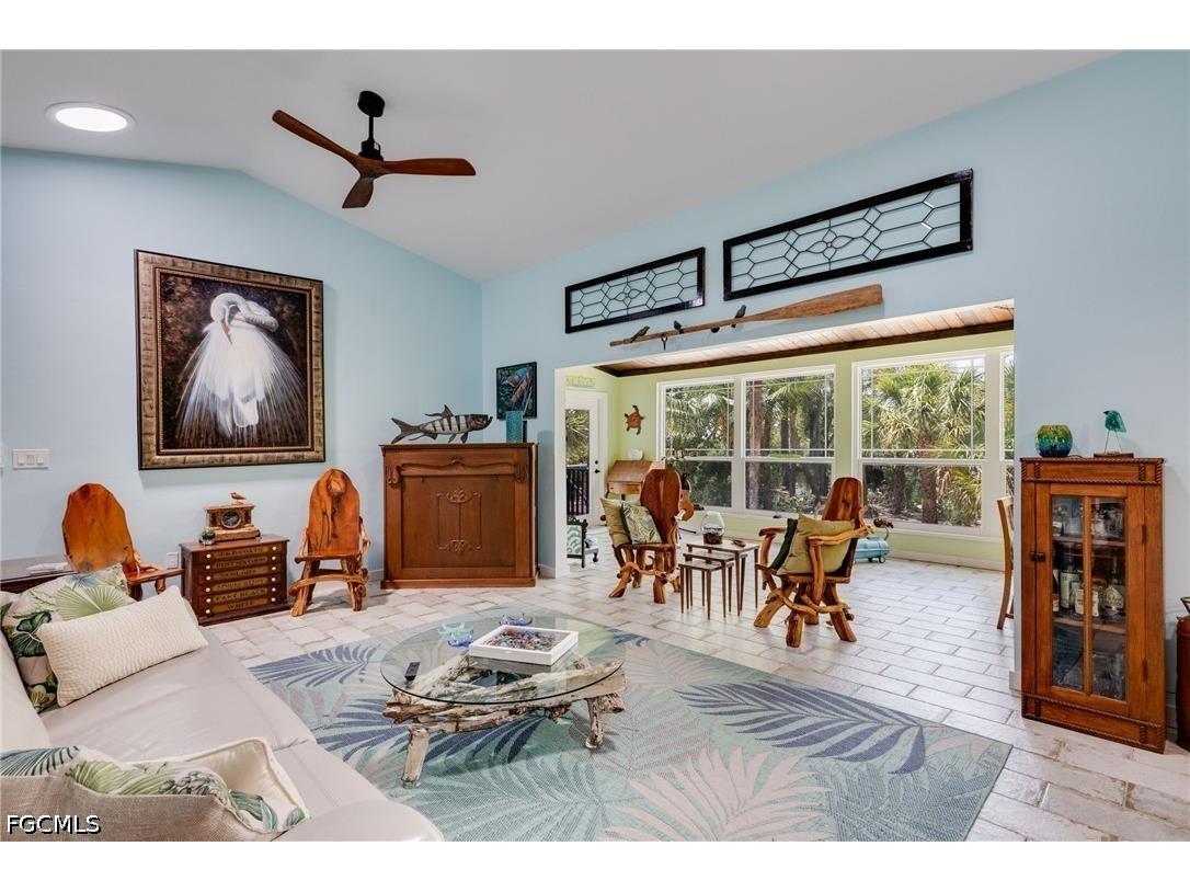 1318 Junonia Street Sanibel FL 33957 2026025188 image8