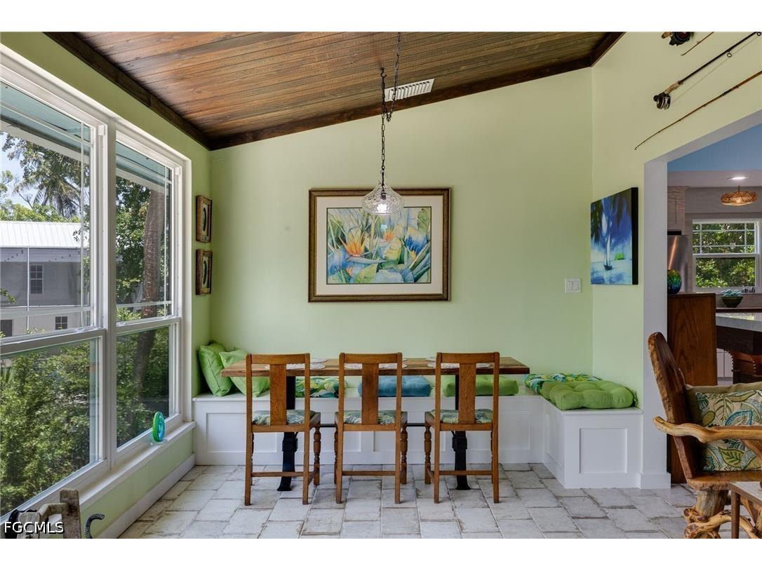 1318 Junonia Street Sanibel FL 33957 2026025188 image9