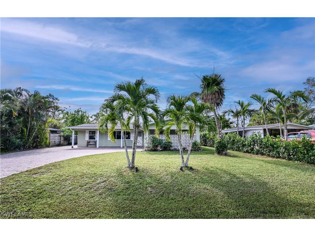 1318 Michigan Avenue Naples FL 34103 222078626 image1