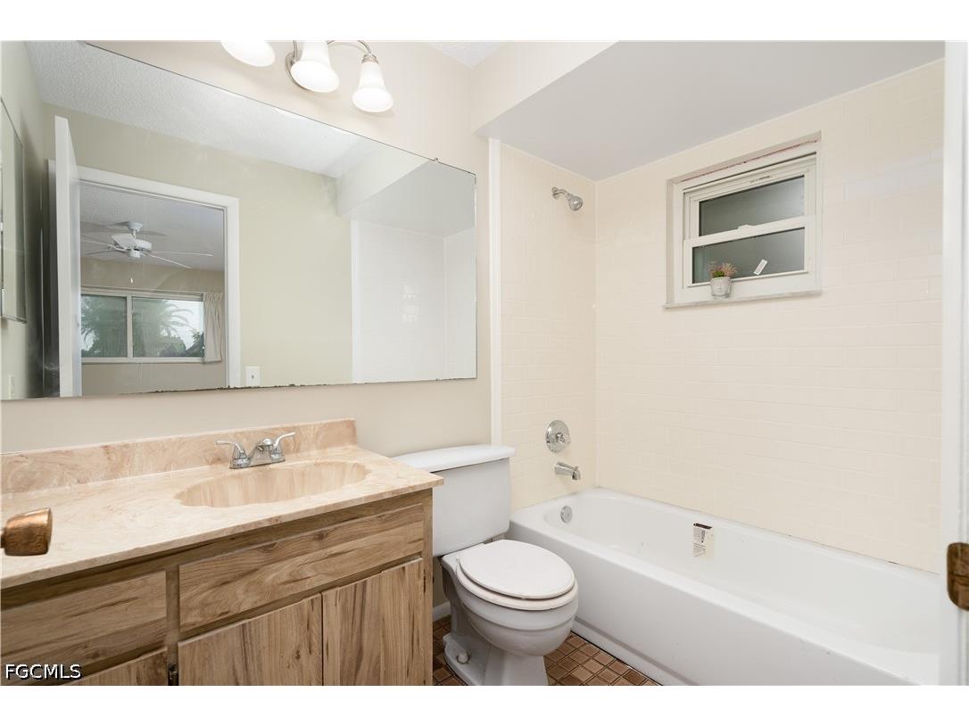 1318 SE 14th Street Cape Coral FL 33990 2026014314 image5