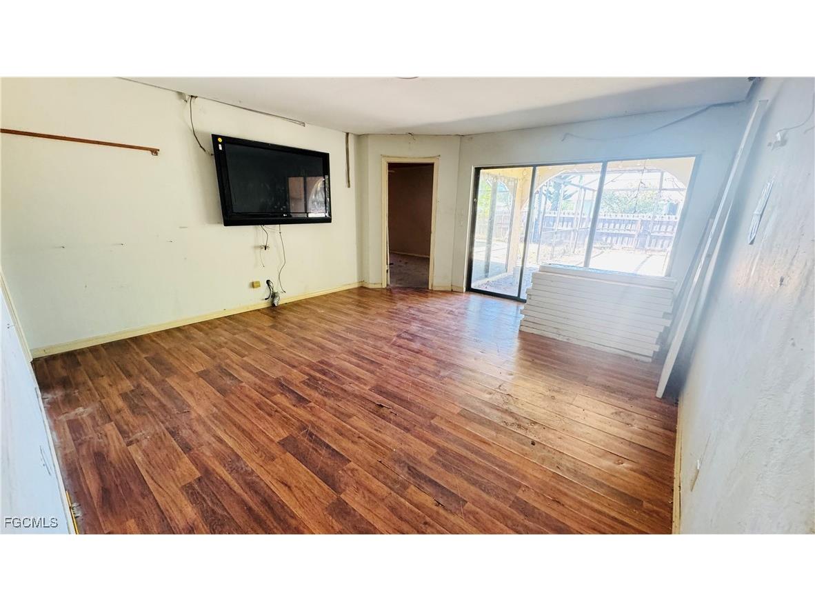 1318 SW 2nd Avenue Cape Coral FL 33991 2025016157 image15