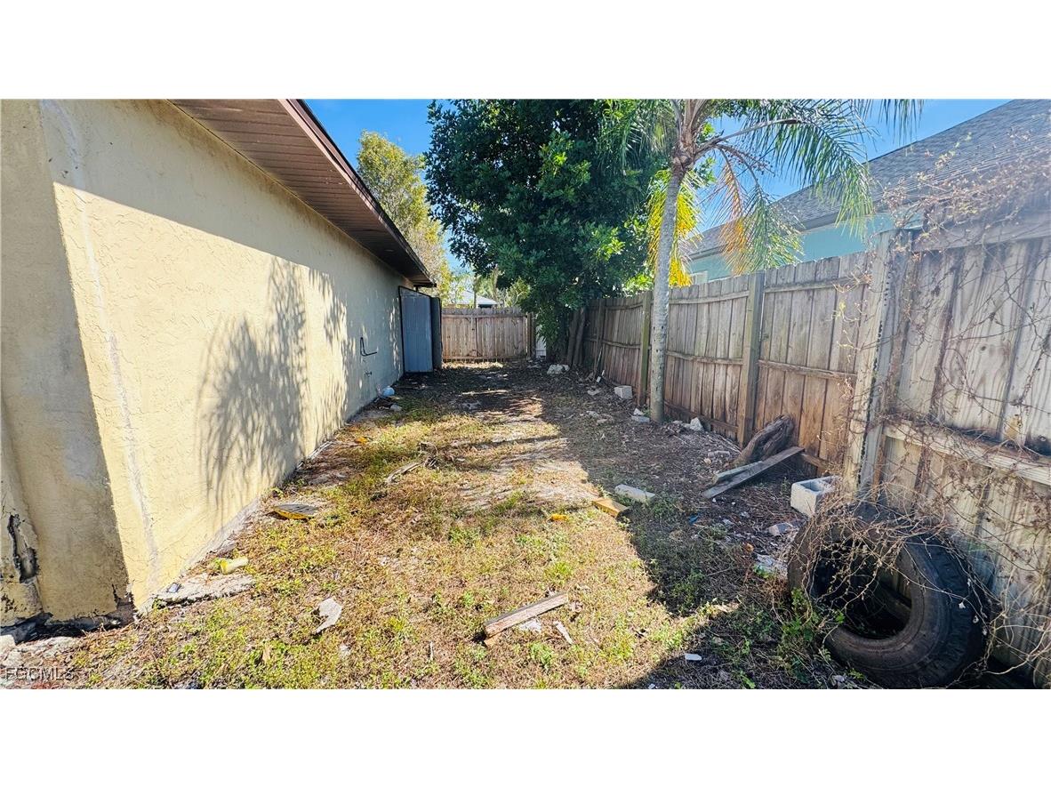 1318 SW 2nd Avenue Cape Coral FL 33991 2025016157 image22