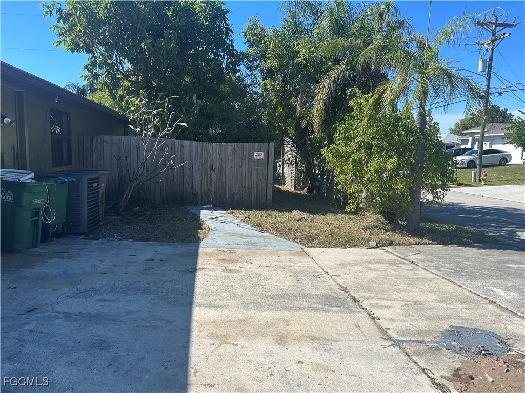 1318 SW 2nd Avenue Cape Coral FL 33991 2025016157 image5