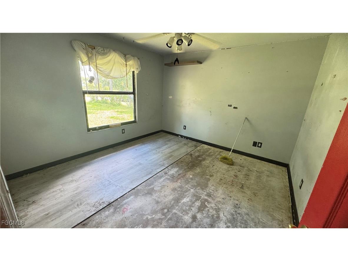 1318 SW 2nd Avenue Cape Coral FL 33991 2025016157 image7