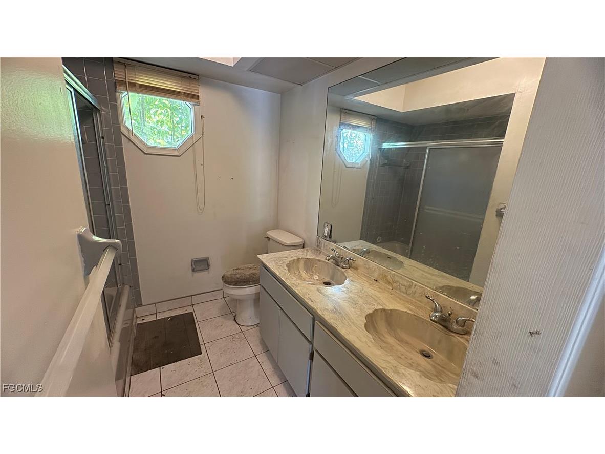 1318 SW 2nd Avenue Cape Coral FL 33991 2025016157 image8