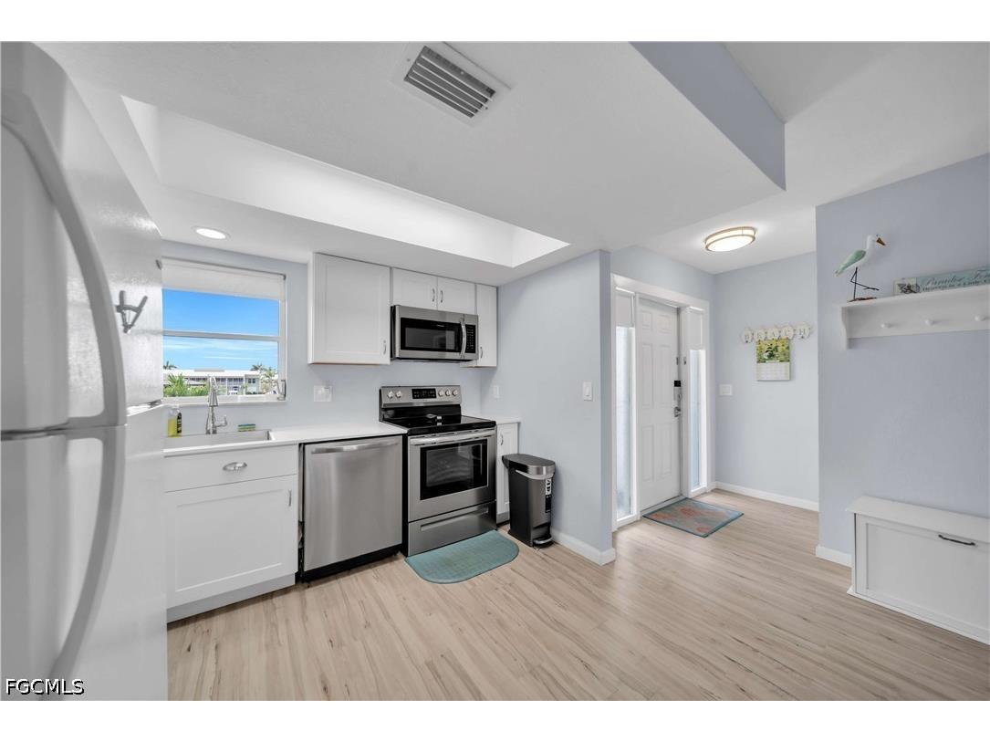 1318 Wesley Drive #124B Punta Gorda FL 33950 2026017196 image3