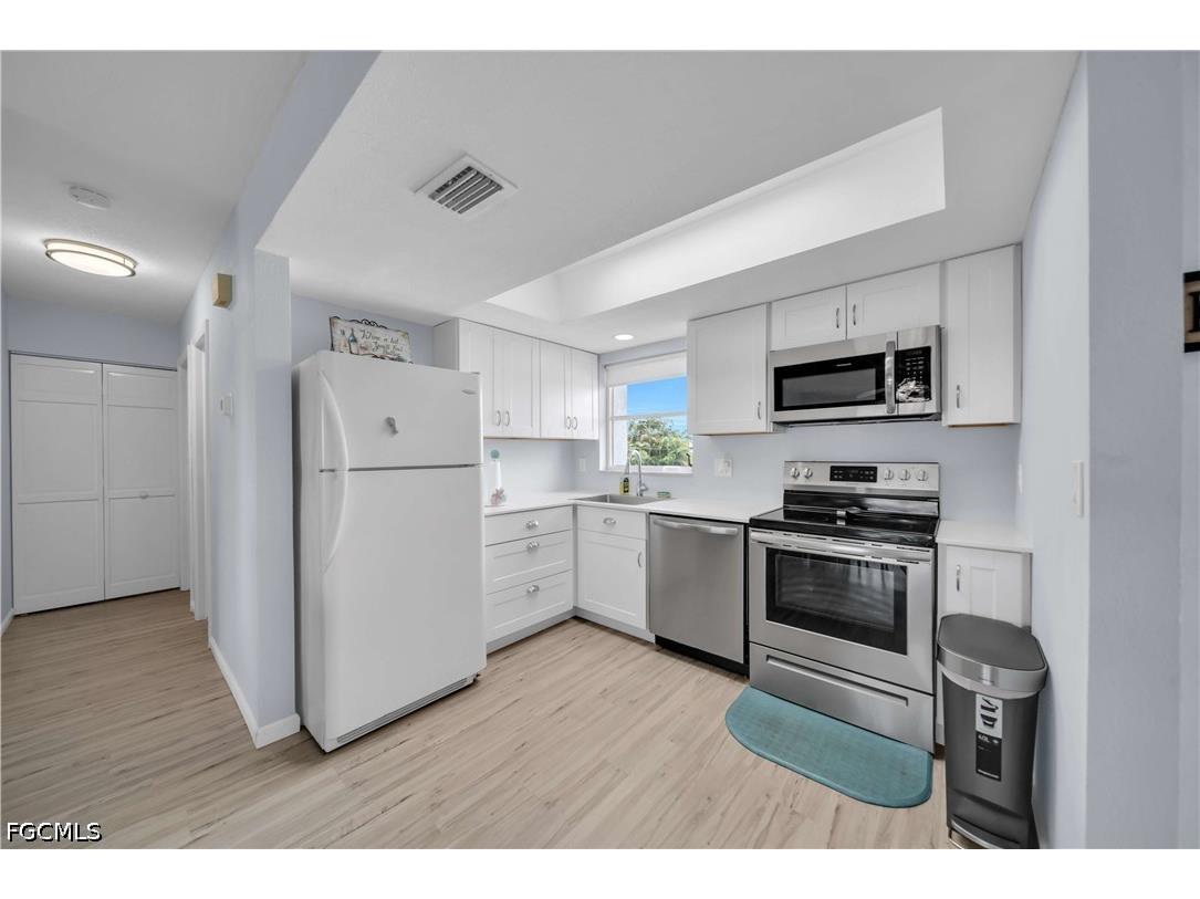 1318 Wesley Drive #124B Punta Gorda FL 33950 2026017196 image4