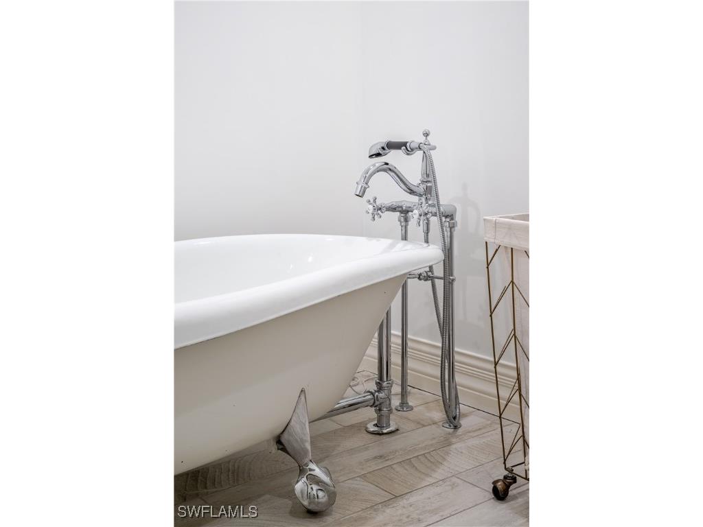 13189 Valewood Drive Naples FL 34119 225026257 image27