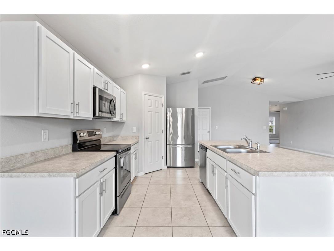 1319 NW 14th Place Cape Coral FL 33993 2026017405 image3