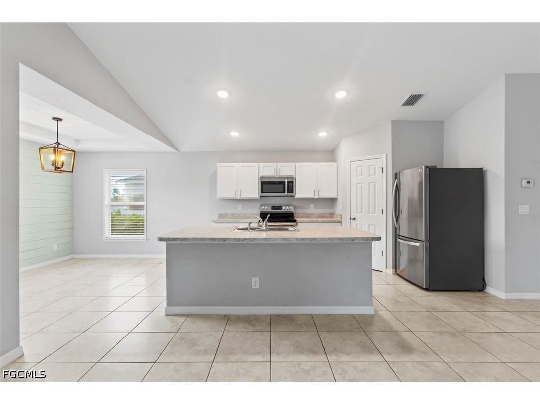 1319 NW 14th Place Cape Coral FL 33993 2026017405 image5