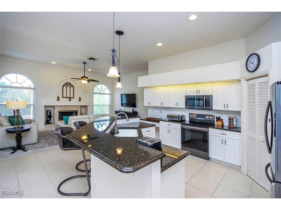 1319 Par View Drive Sanibel FL 33957 2025026215 image4