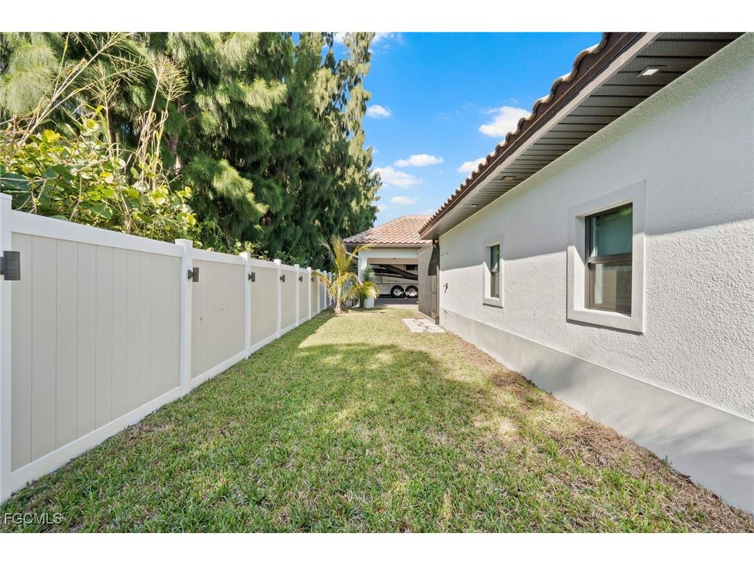 13196 Golden Palms Circle Fort Myers FL 33913 2025019540 image23