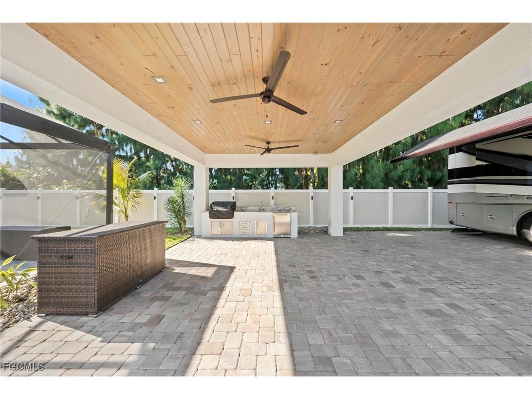 13196 Golden Palms Circle Fort Myers FL 33913 2025019540 image8