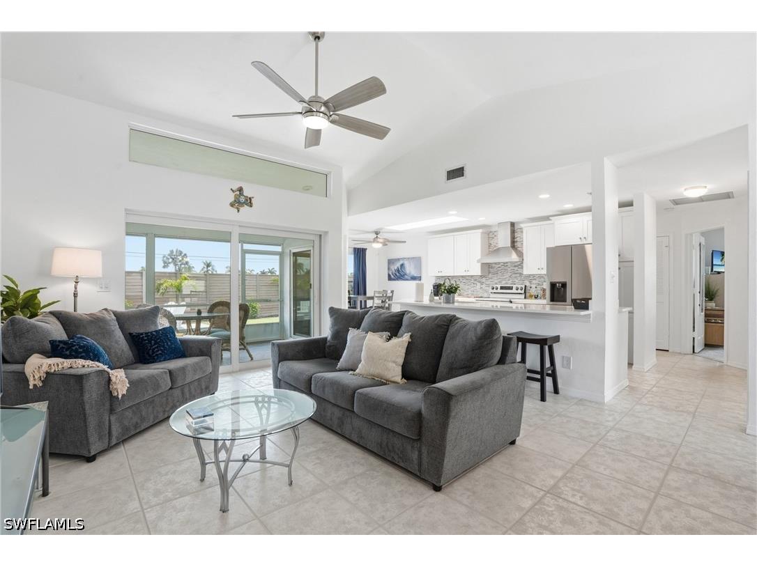 132 Bordeaux Circle Naples FL 34112 226022948 image2