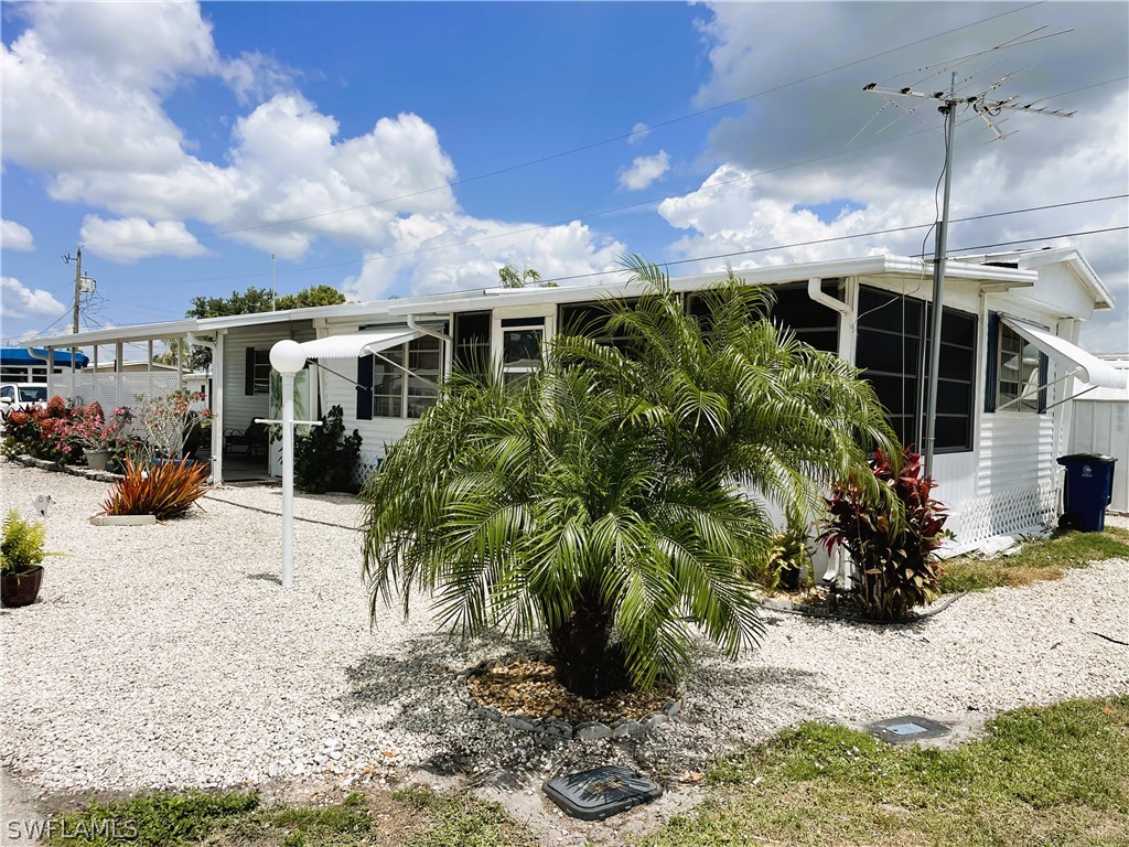 132 Coachlight Avenue North Fort Myers FL 33917 224040956 image1