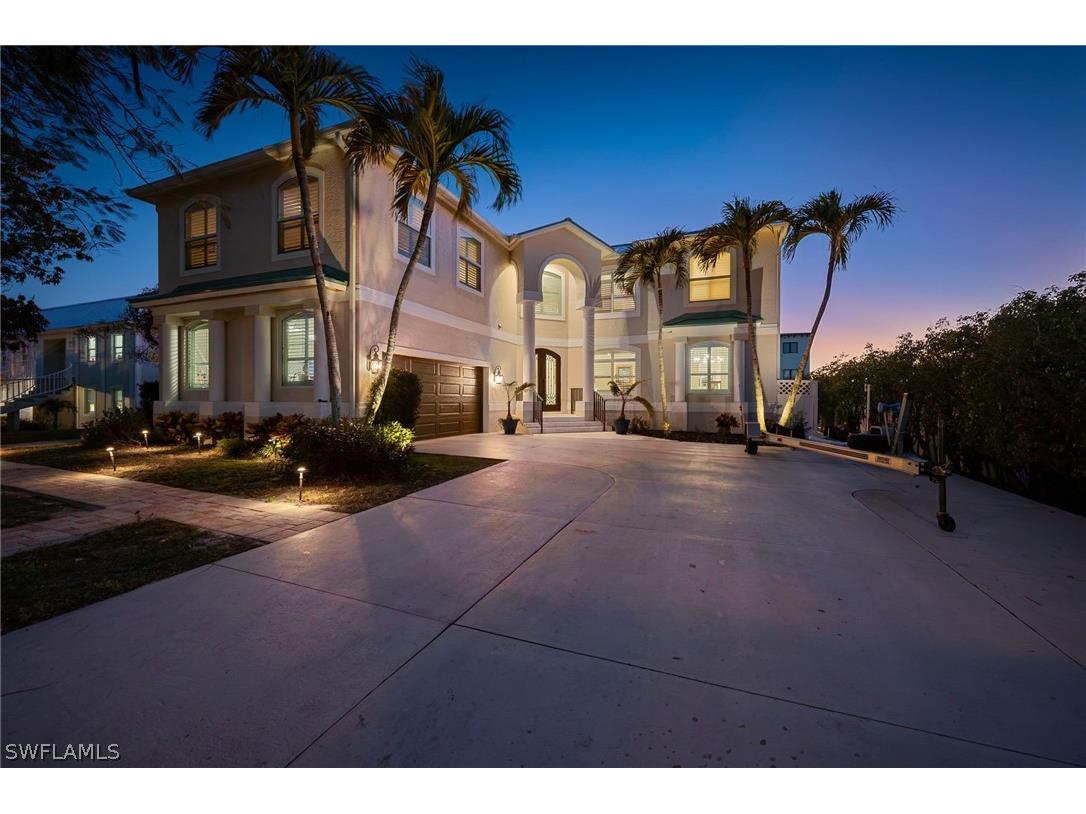 132 E Hilo Street Naples FL 34113 226005973 image1
