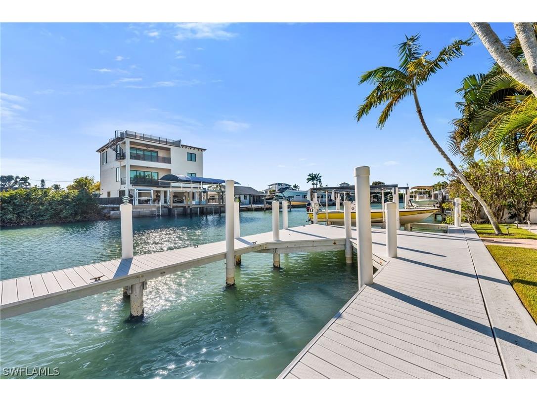 132 E Hilo Street Naples FL 34113 226005973 image3