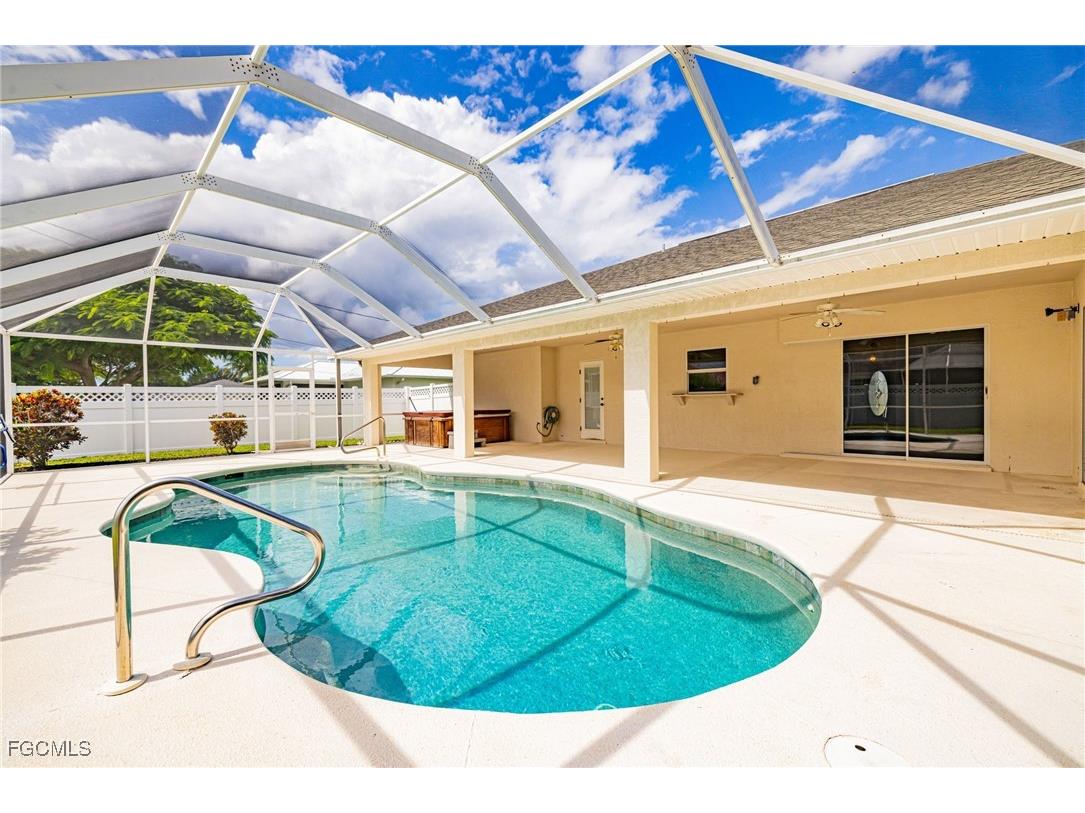 132 SE 19th Terrace Cape Coral FL 33990 2025014707 image1