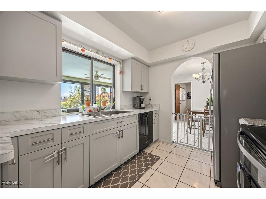 132 SW 34th Lane Cape Coral FL 33914 2025024764 image18