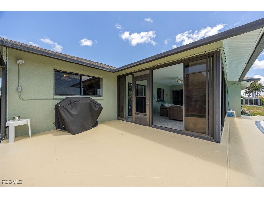 132 SW 34th Lane Cape Coral FL 33914 2025024764 image32