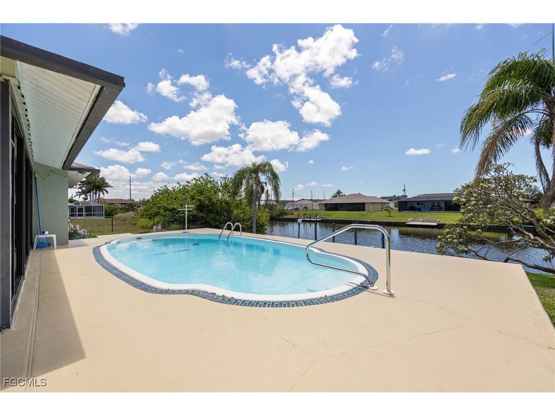 132 SW 34th Lane Cape Coral FL 33914 2025024764 image33