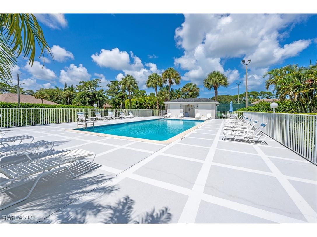 1320 Charleston Square Drive #204 Naples FL 34110 225059388 image17