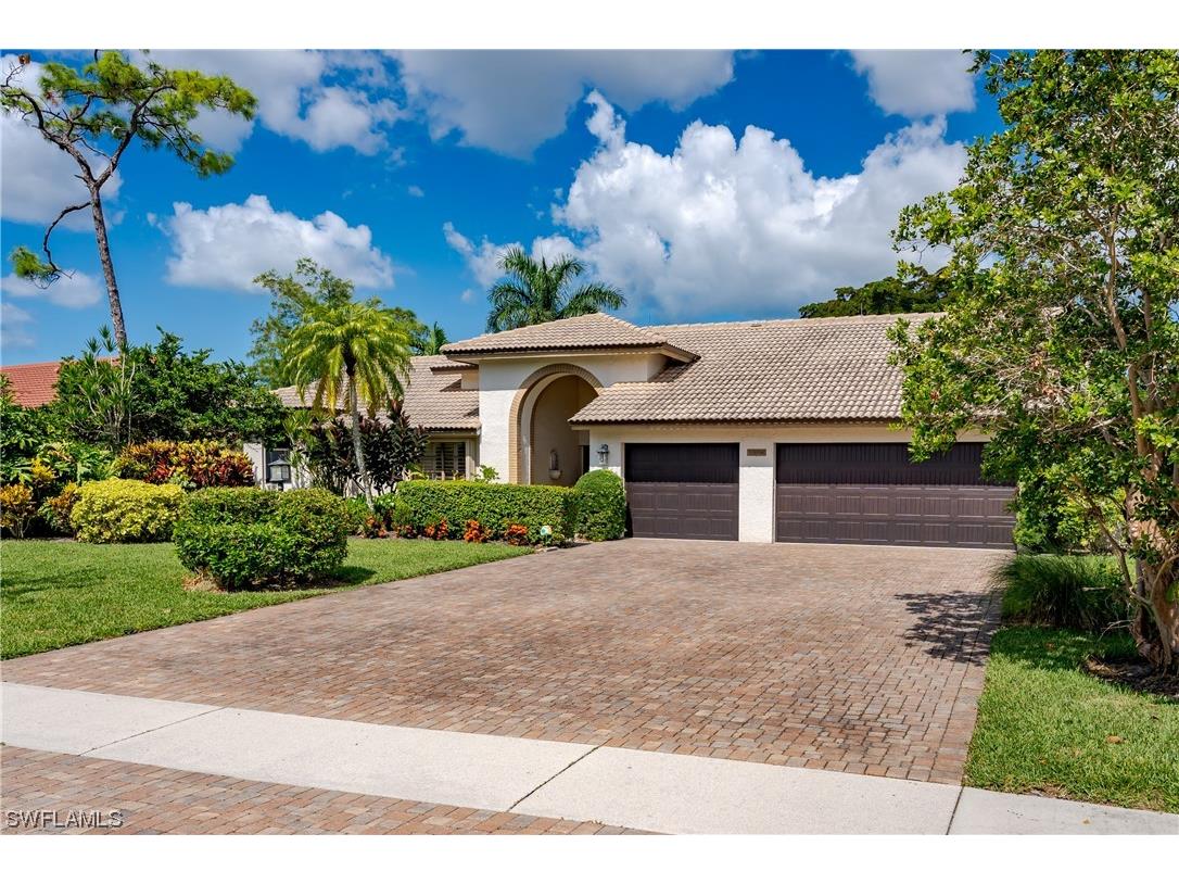 1320 Kings Way Naples FL 34104 223055050 image1