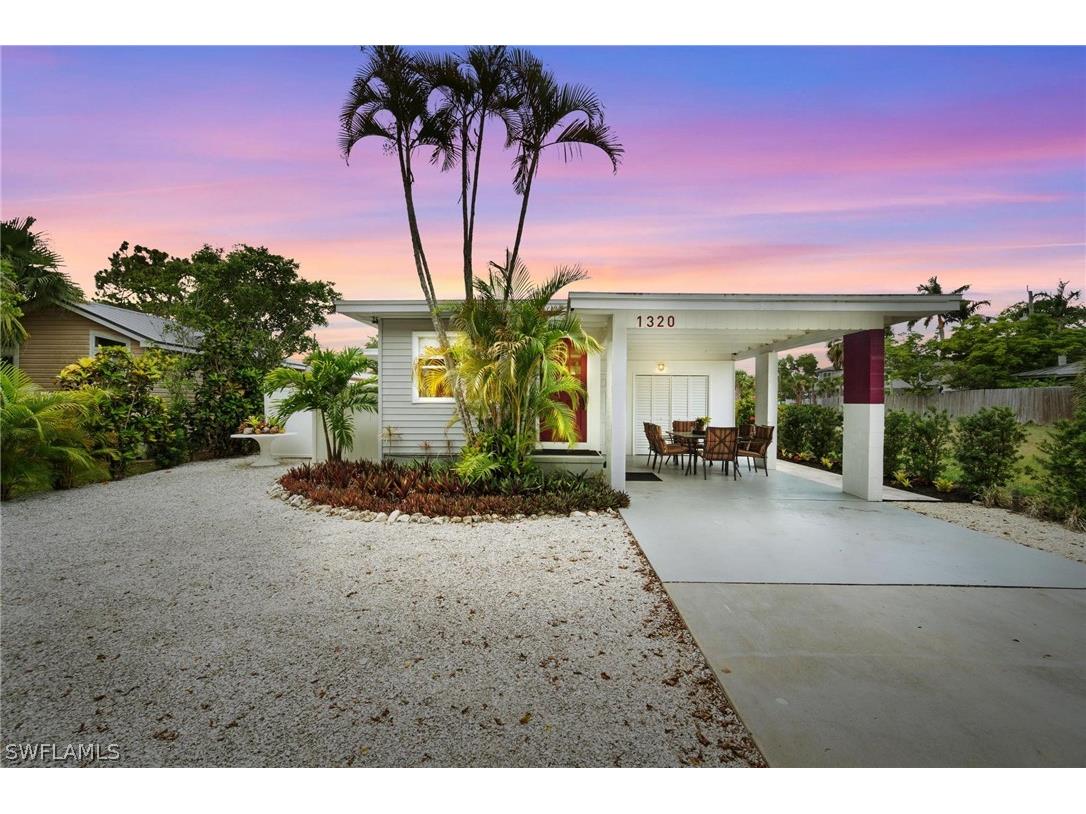 1320 Ridge Street Naples FL 34103 224049971 image1