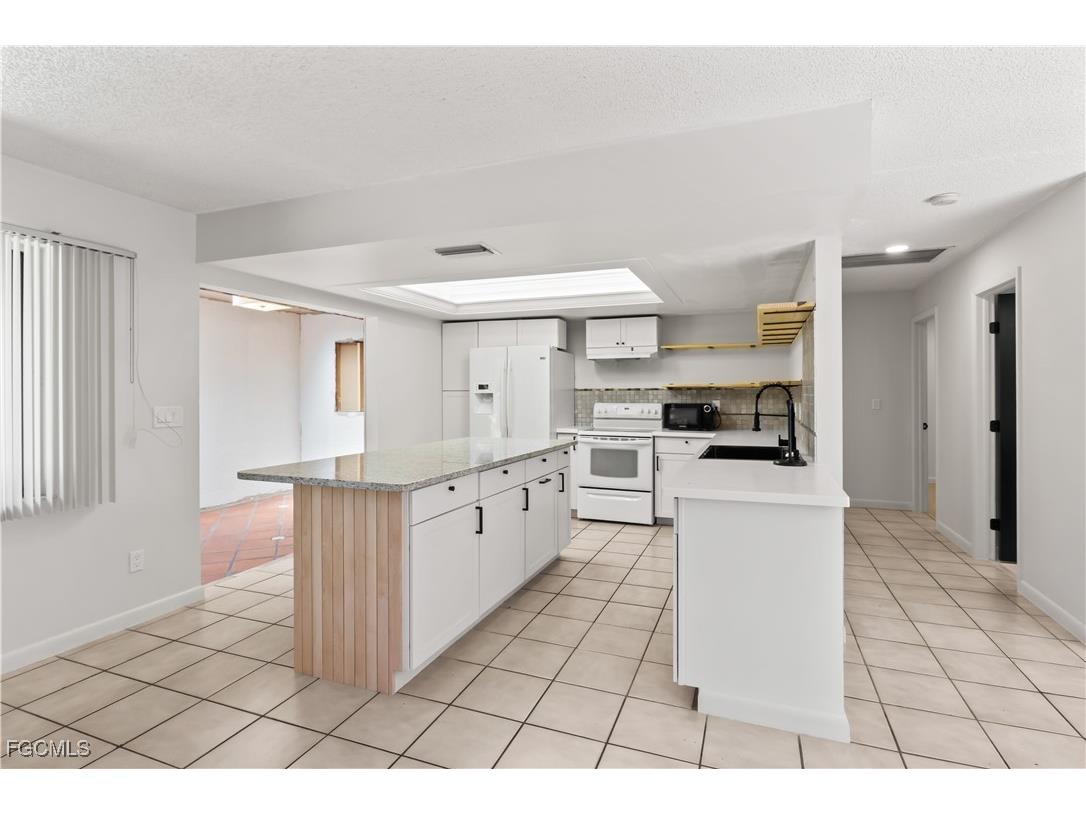 1321 Hancock Bridge Parkway Cape Coral FL 33990 2025002711 image15