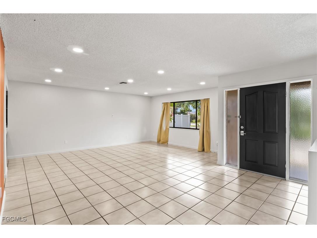 1321 Hancock Bridge Parkway Cape Coral FL 33990 2025002711 image4