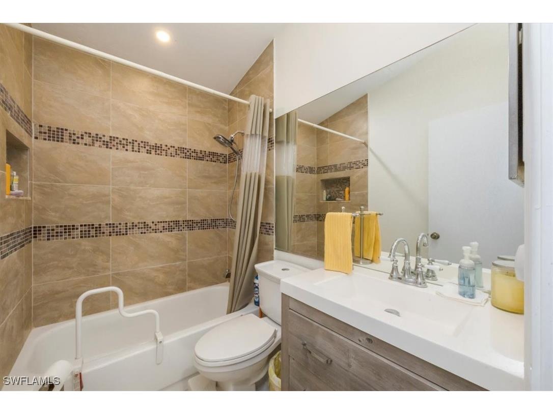 1321 Naples Lake Drive Naples FL 34104 225083162 image11