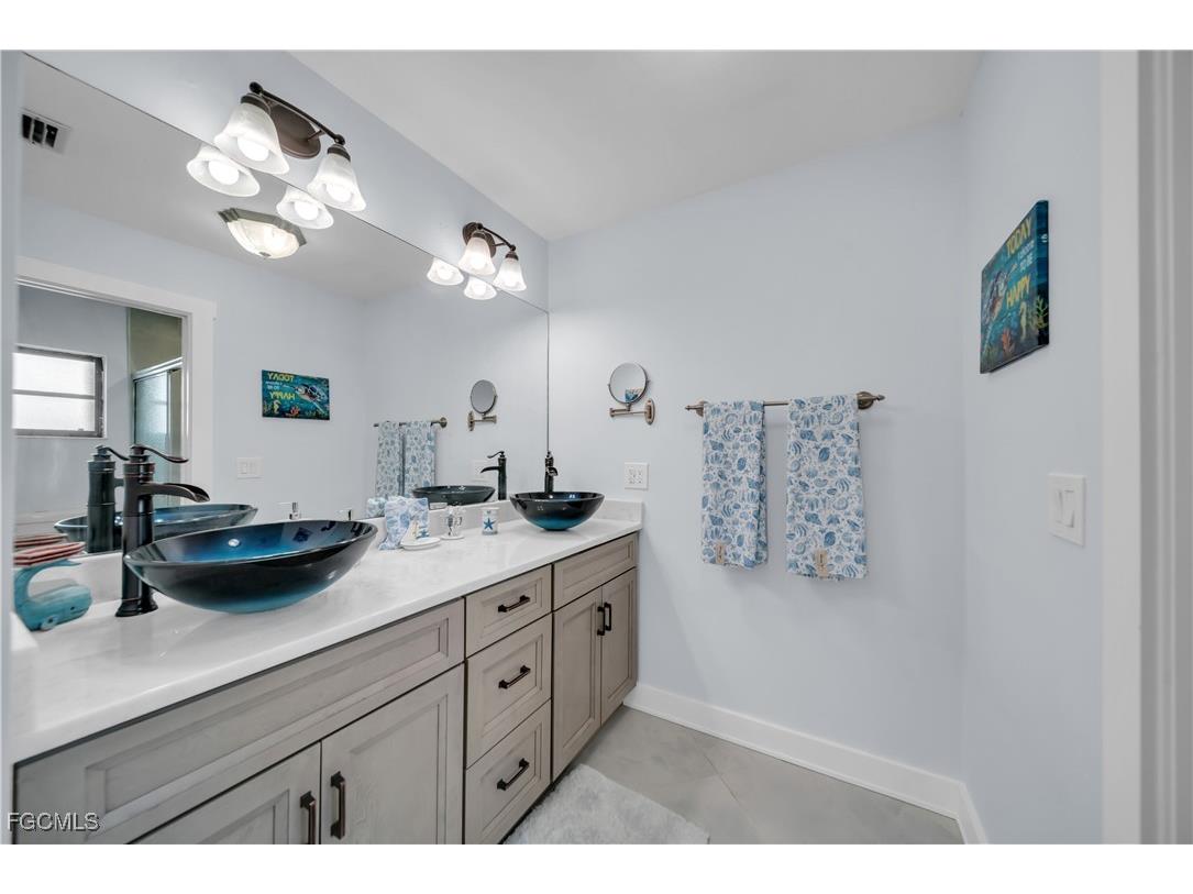 1321 SE 21st Lane Cape Coral FL 33990 2025012915 image12