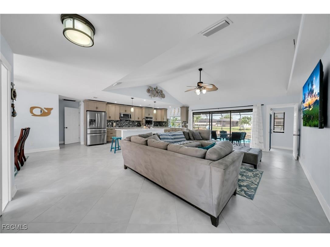 1321 SE 21st Lane Cape Coral FL 33990 2025012915 image2