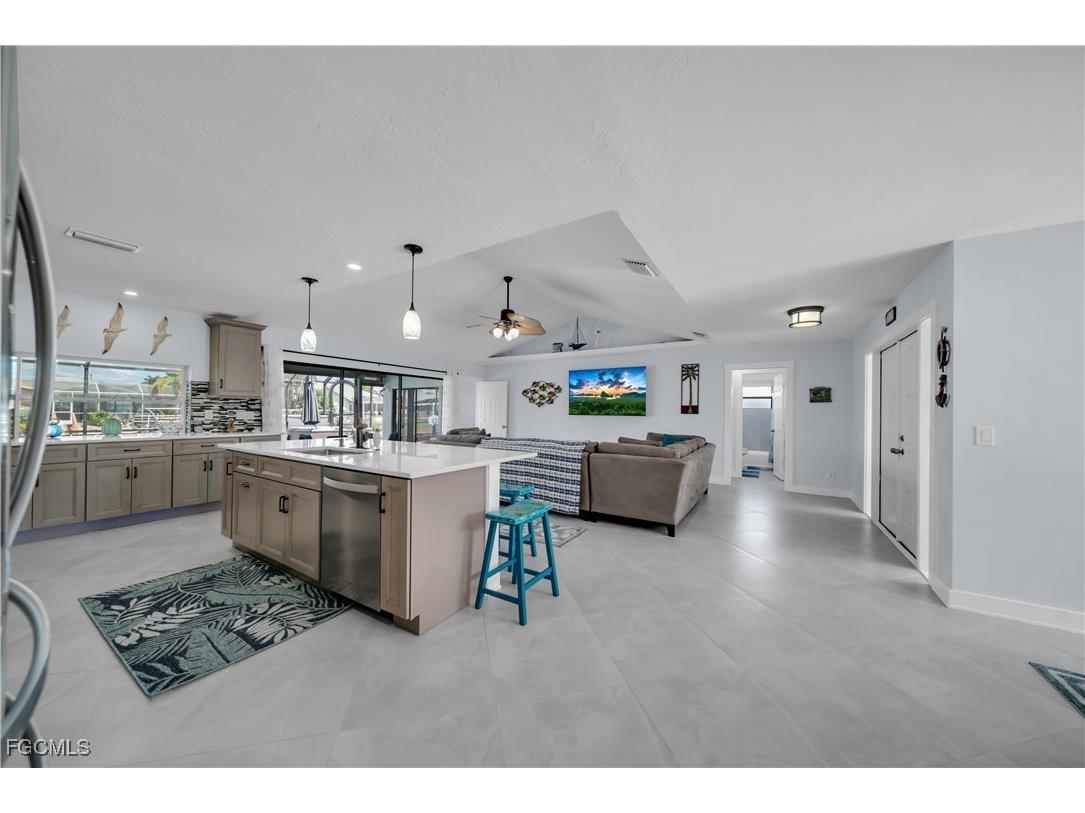 1321 SE 21st Lane Cape Coral FL 33990 2025012915 image20