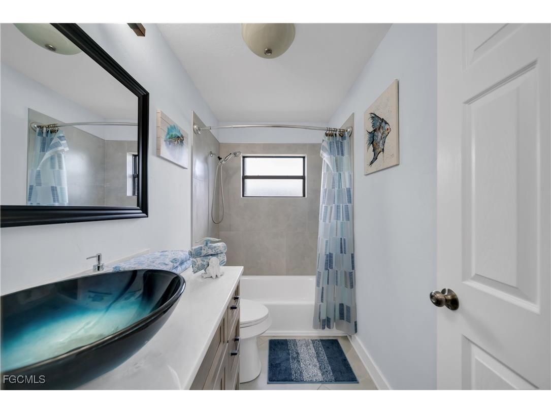 1321 SE 21st Lane Cape Coral FL 33990 2025012915 image26