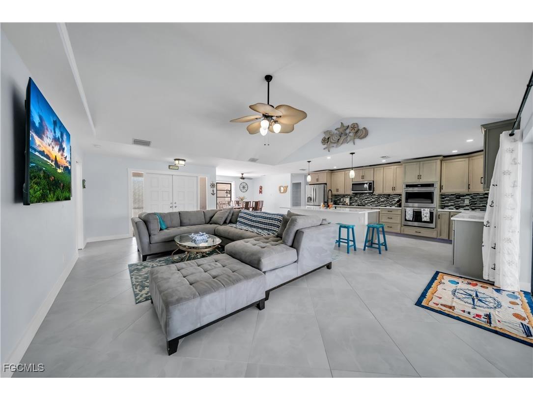 1321 SE 21st Lane Cape Coral FL 33990 2025012915 image3