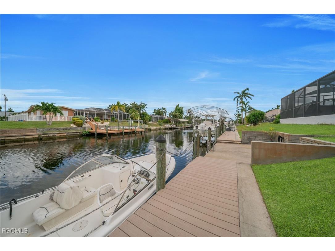 1321 SE 21st Lane Cape Coral FL 33990 2025012915 image38