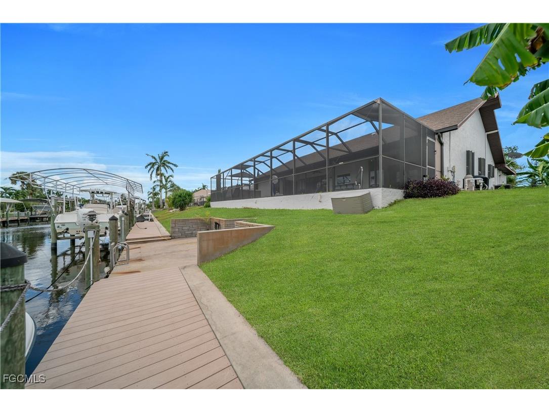 1321 SE 21st Lane Cape Coral FL 33990 2025012915 image39