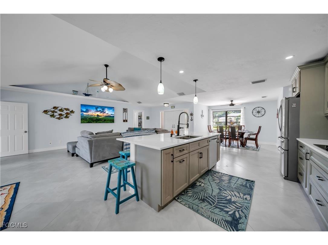 1321 SE 21st Lane Cape Coral FL 33990 2025012915 image5